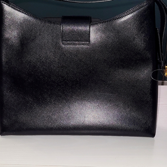 Ferragamo Shoulder Bag Black. Great condition. - Picture 3 of 5